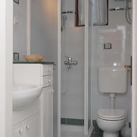 Gemuetliches Kleines Schoenes Haus Fuer Max 4 Personen *