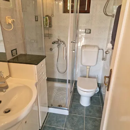Gemuetliches Kleines Schoenes Haus Fuer Max 4 Personen Ferienhaus *